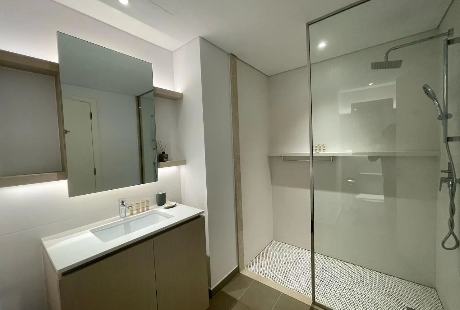 Stylish 2Br Apartment In Belgravia III A, Jvc - Allsopp & Allsopp Dubai 0*,